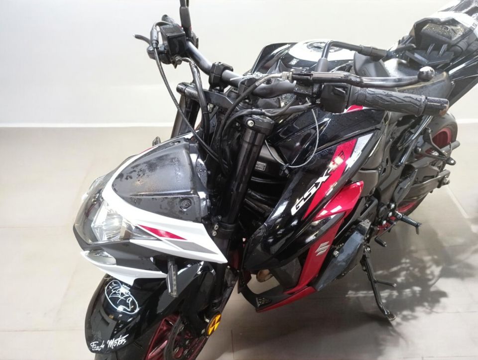 SUZUKI GSX 750 4