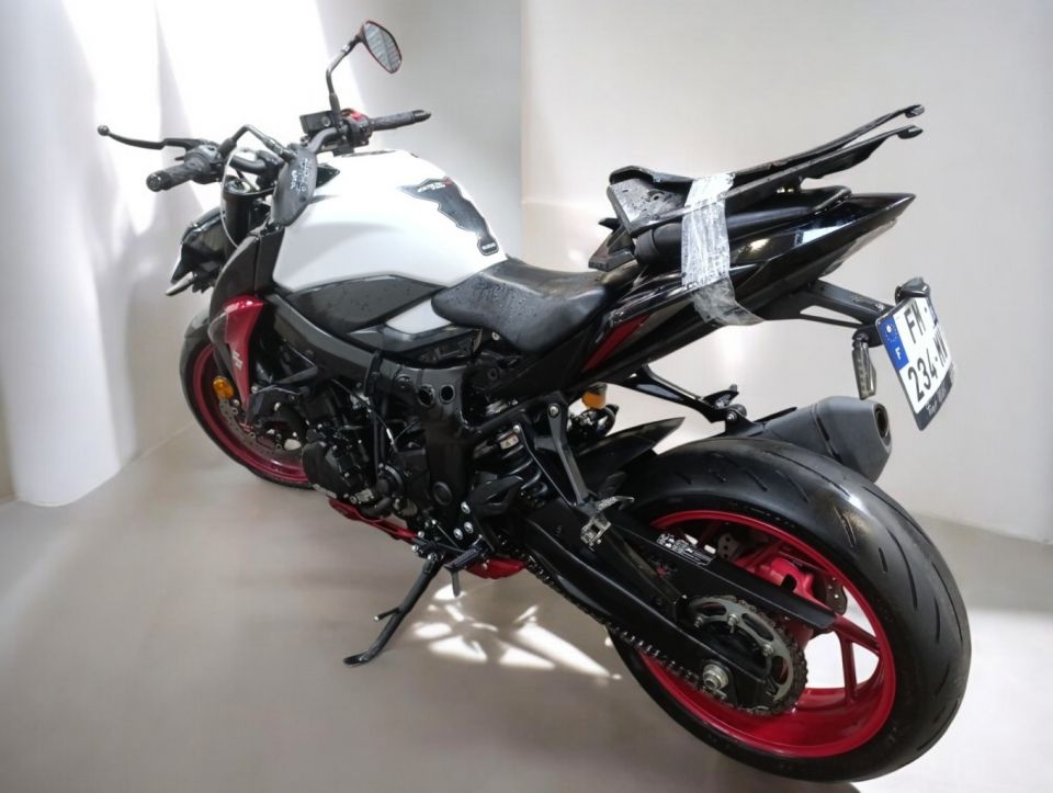 SUZUKI GSX 750 4