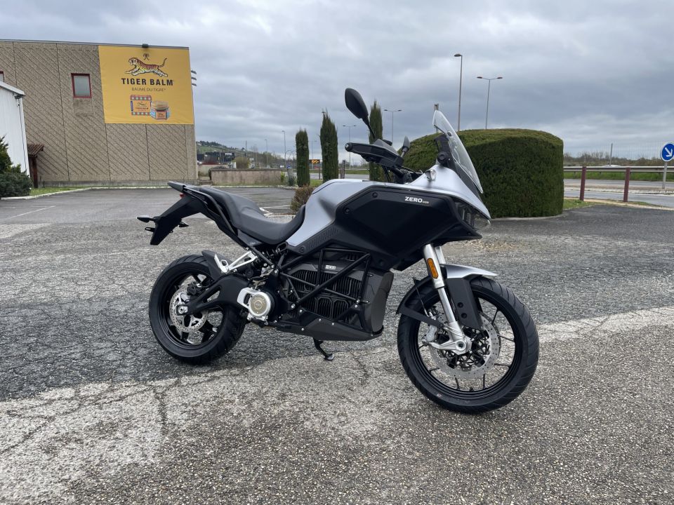 ZERO MOTORCYCLES DSR 15.6 4