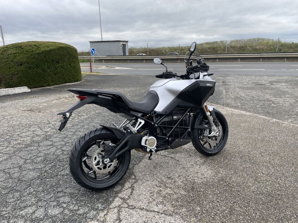 ZERO MOTORCYCLES DSR 15.6 4