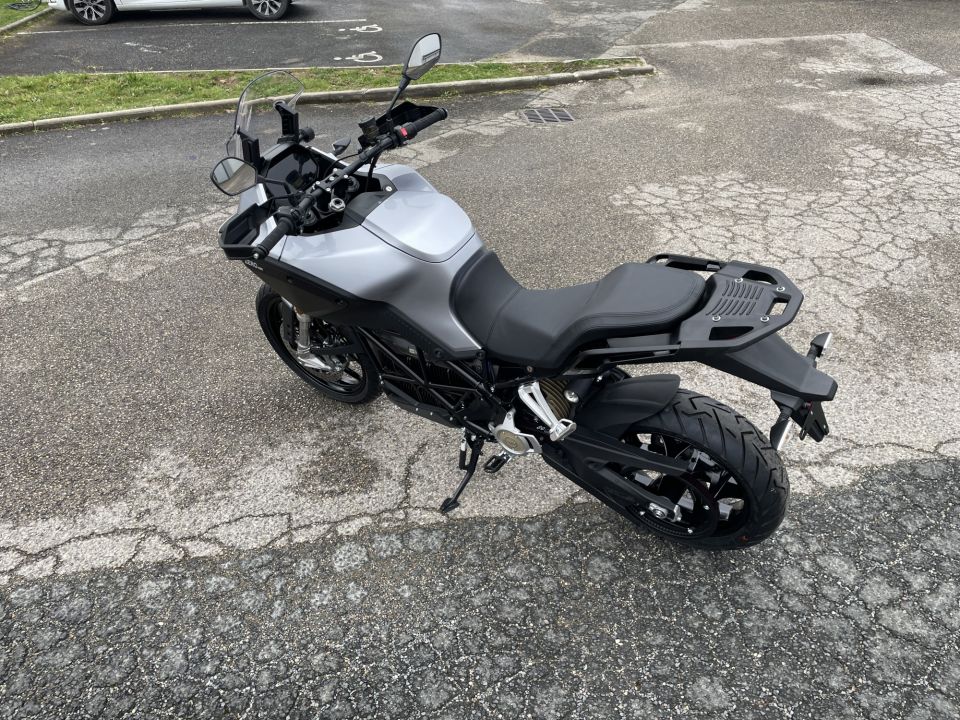 ZERO MOTORCYCLES DSR 15.6 4