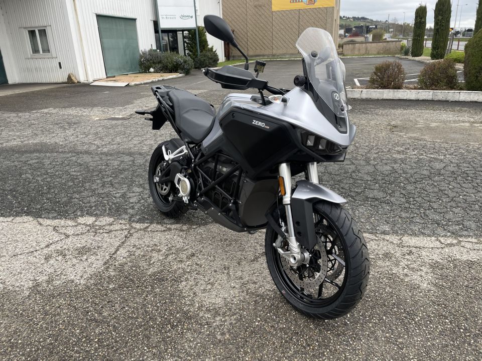 ZERO MOTORCYCLES DSR 15.6 4