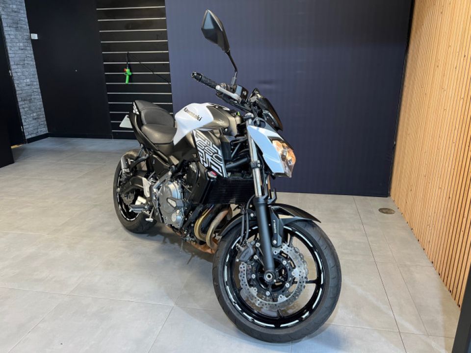 KAWASAKI Z650 ABS 4