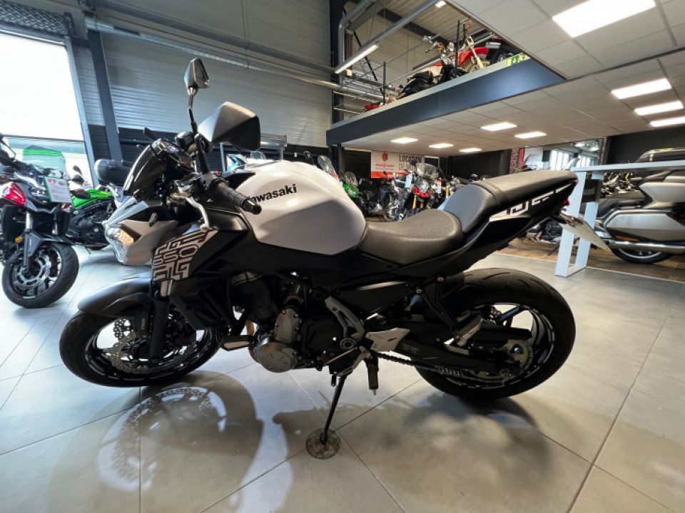 KAWASAKI Z650 ABS 4