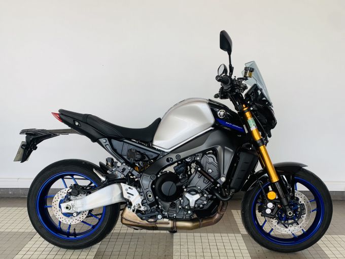 YAMAHA MT-09 SP 4