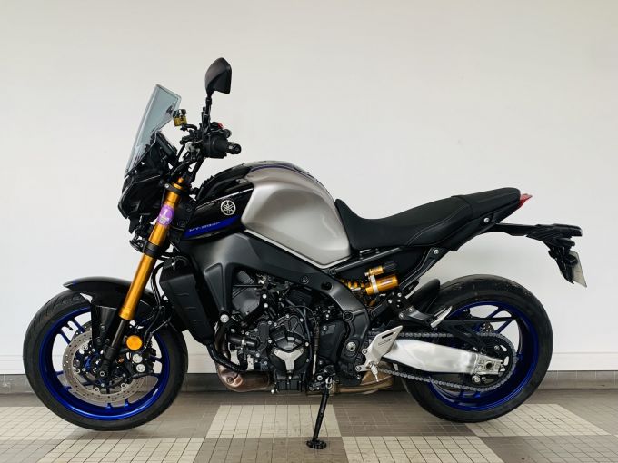 YAMAHA MT-09 SP 4