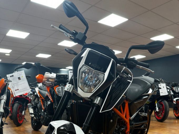 KTM 690 DUKE 4