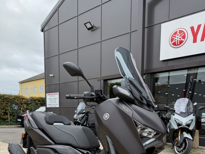 YAMAHA X-MAX 125 TECH MAX 4