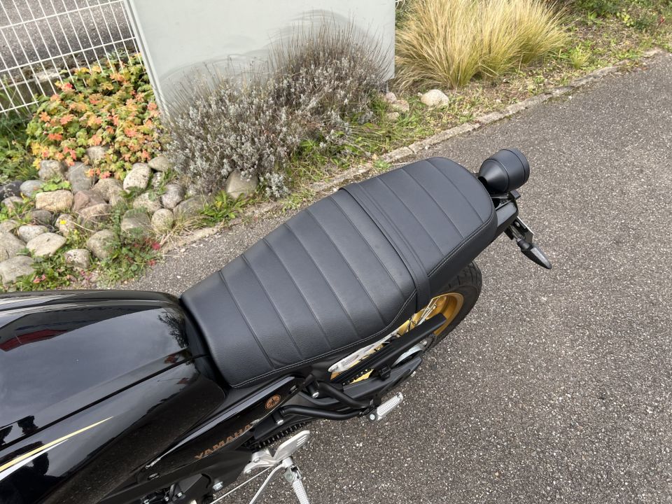 YAMAHA XSR 125 4