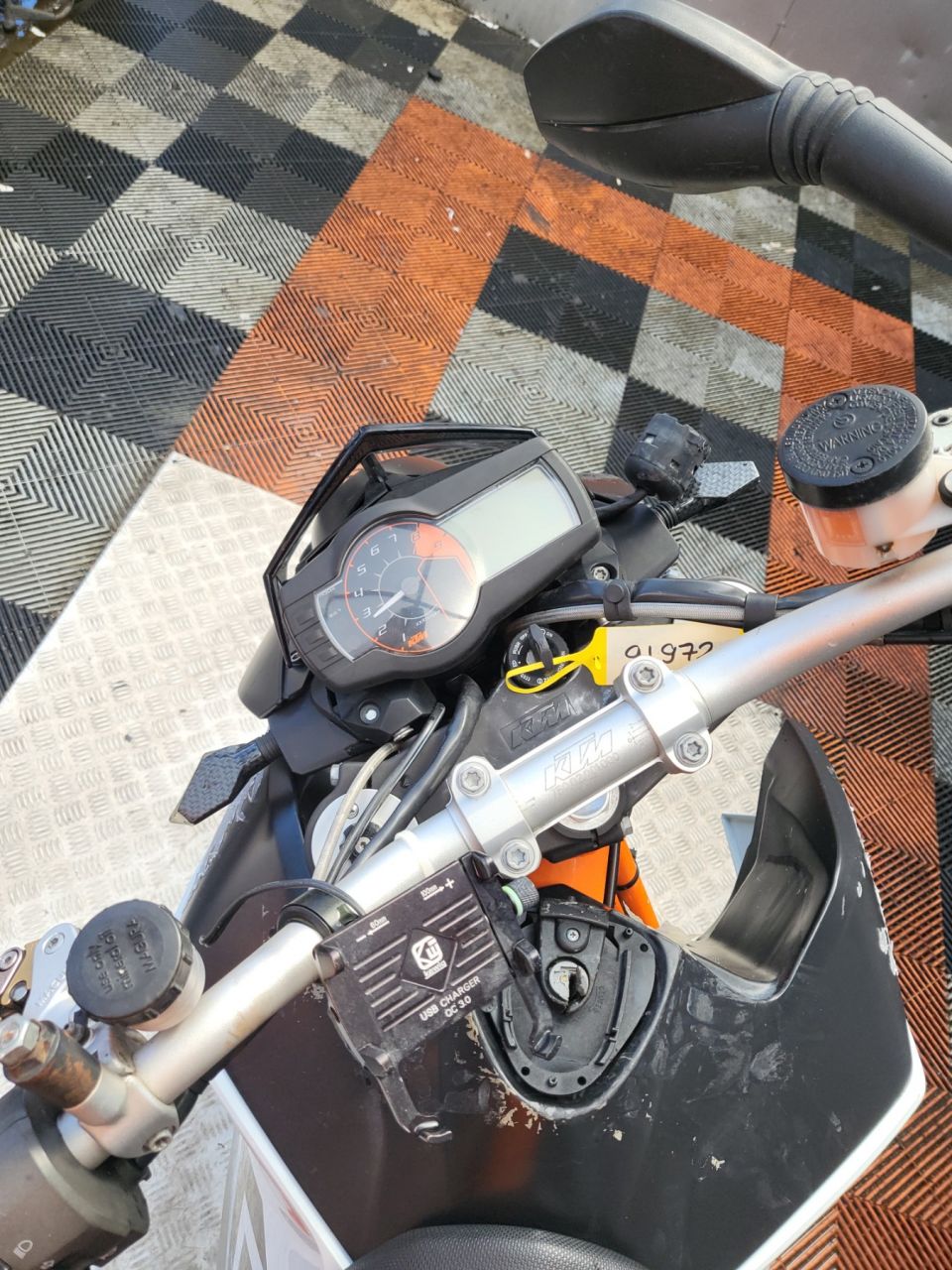 KTM 690 DUKE R 4