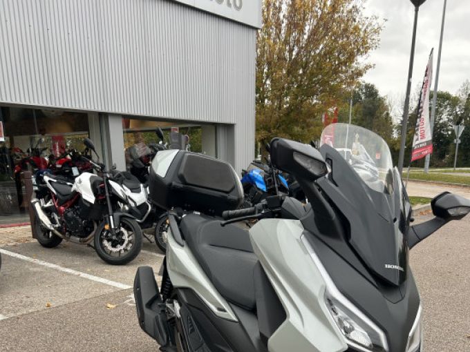 HONDA FORZA 125 4