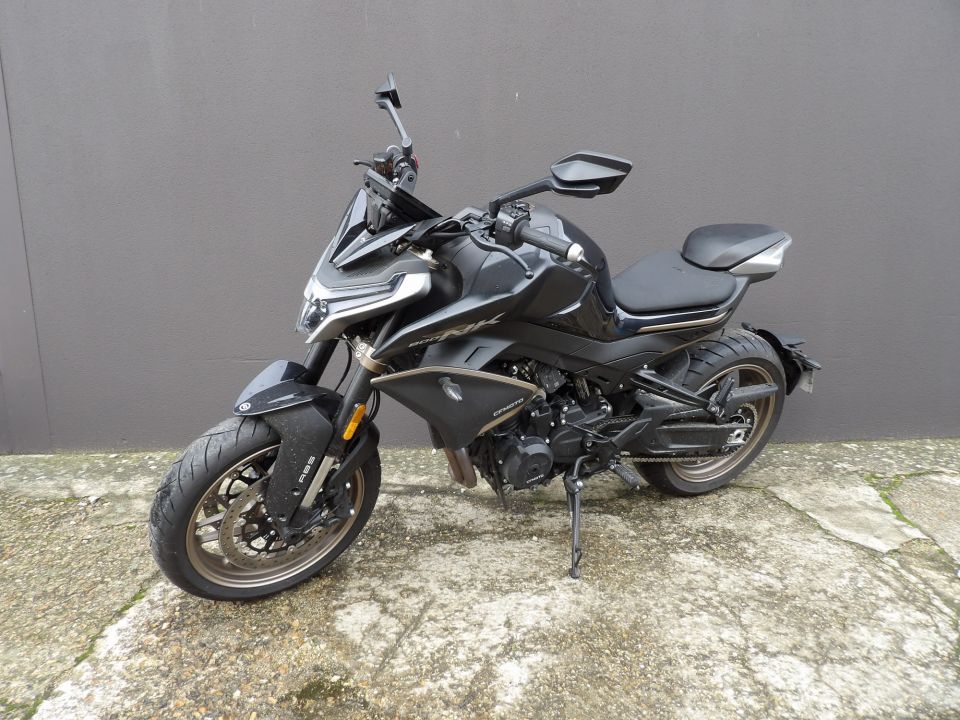 CF MOTO 800 nk advanced 4