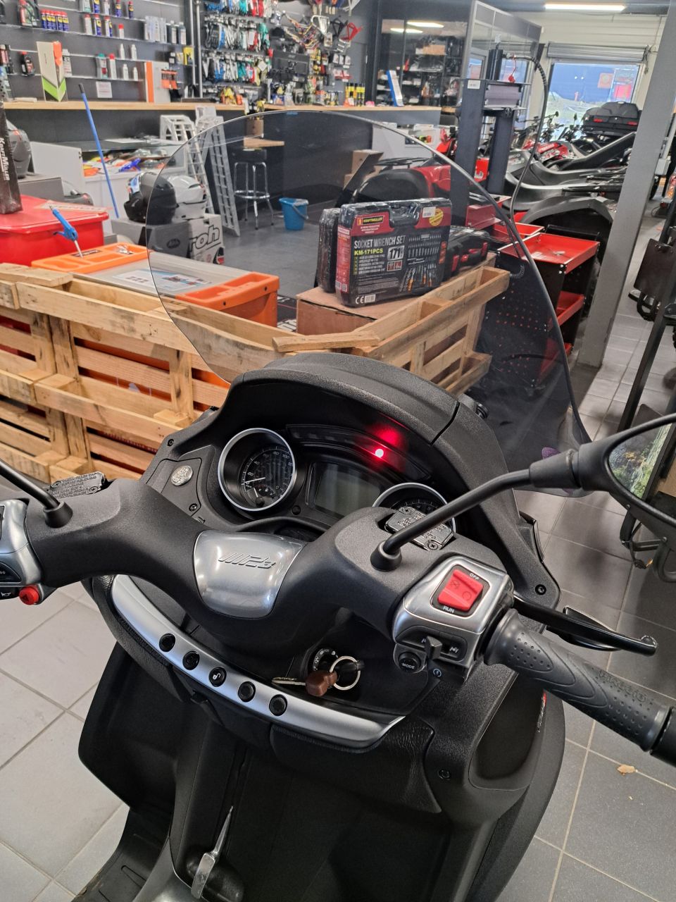 PIAGGIO MP3 500 HPE SPORT ABS/ASR 4