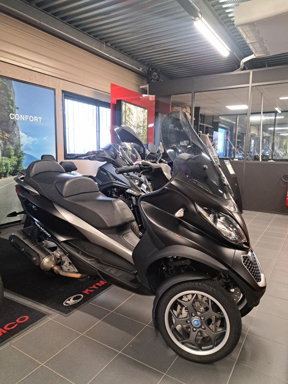 PIAGGIO MP3 500 HPE SPORT ABS/ASR 4