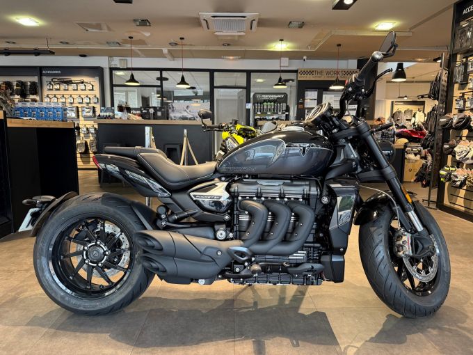 TRIUMPH ROCKET 3 R STORM 4