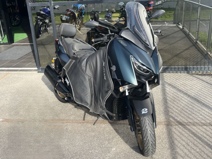YAMAHA XMAX 300 Tech Max 4