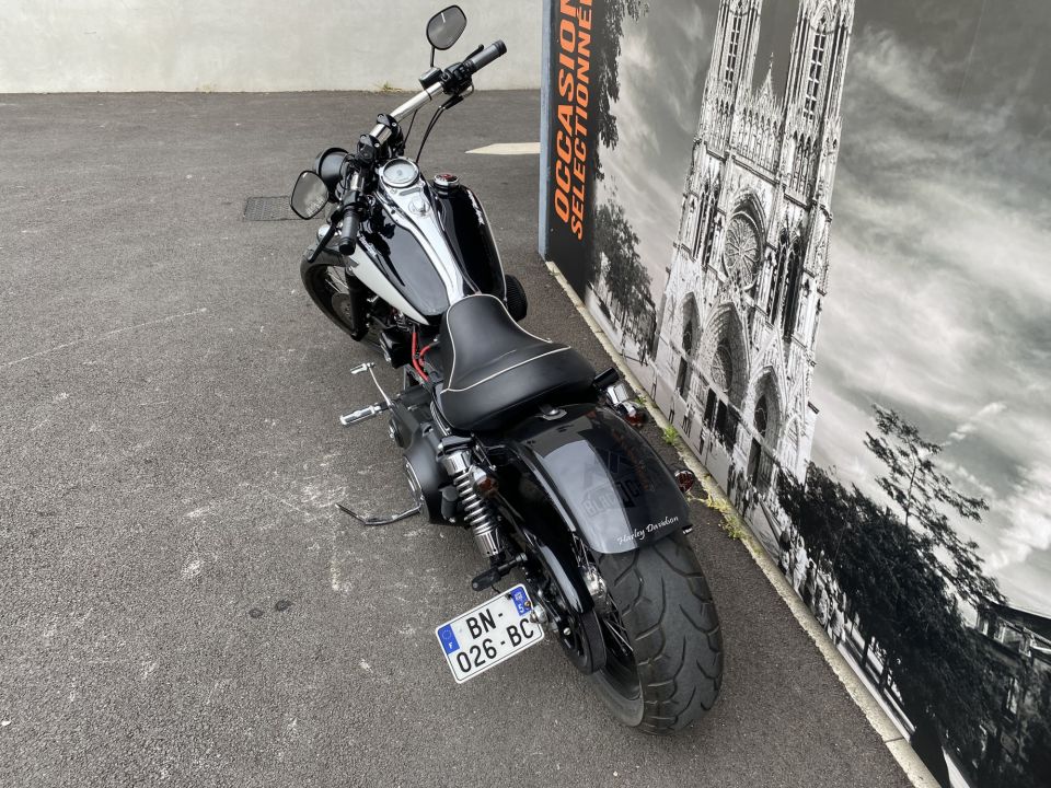 HARLEY-DAVIDSON DYNA WIDE GLIDE 1584 4