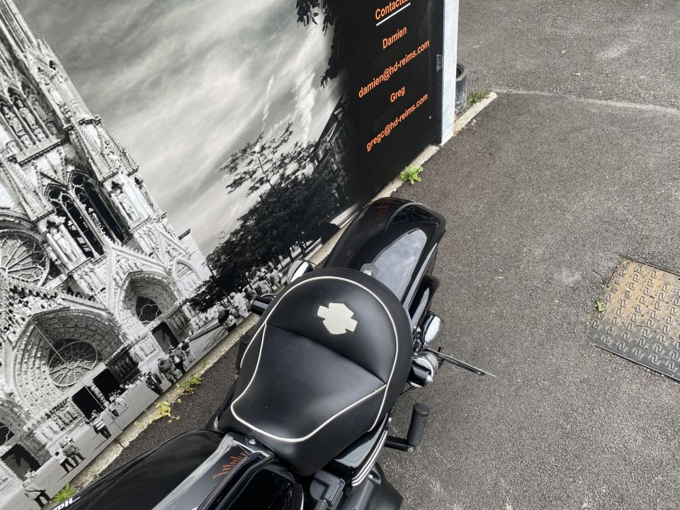 HARLEY-DAVIDSON DYNA WIDE GLIDE 1584 4