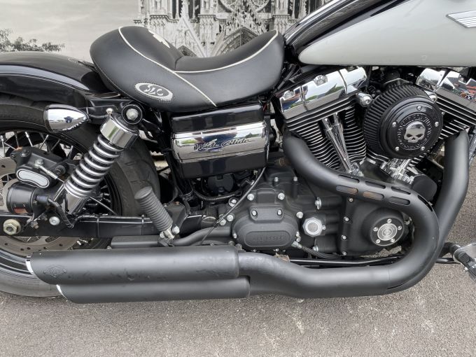 HARLEY-DAVIDSON DYNA WIDE GLIDE 1584 4
