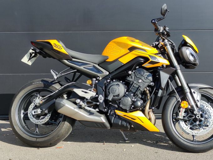 TRIUMPH STREET TRIPLE 765 RS 4