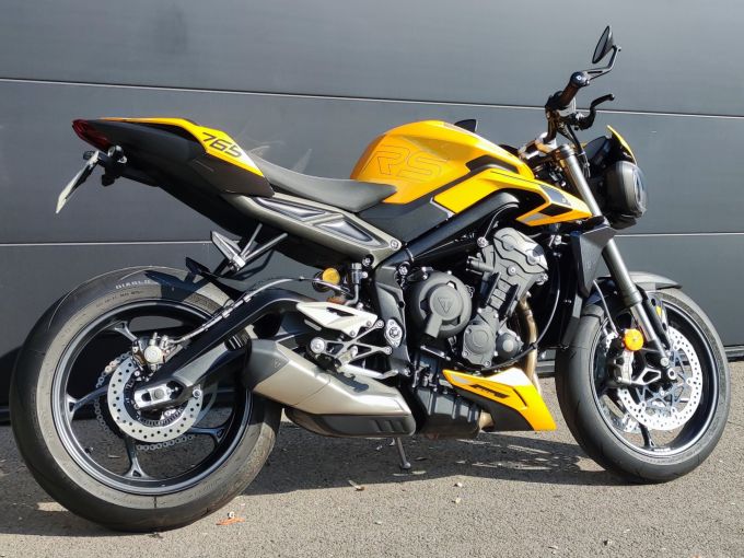 TRIUMPH STREET TRIPLE 765 RS 4