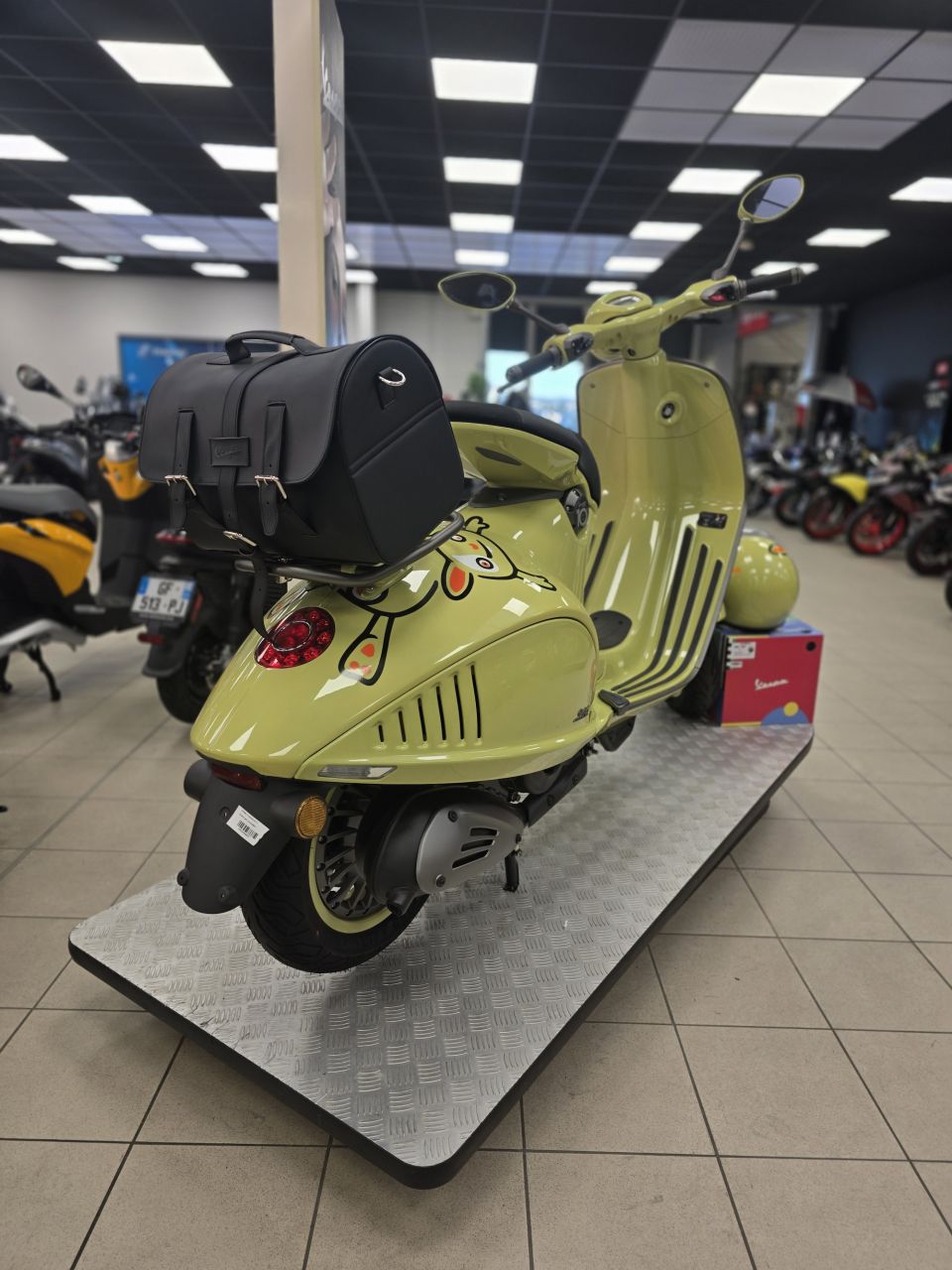 VESPA 946 ABS-ASR 125 4