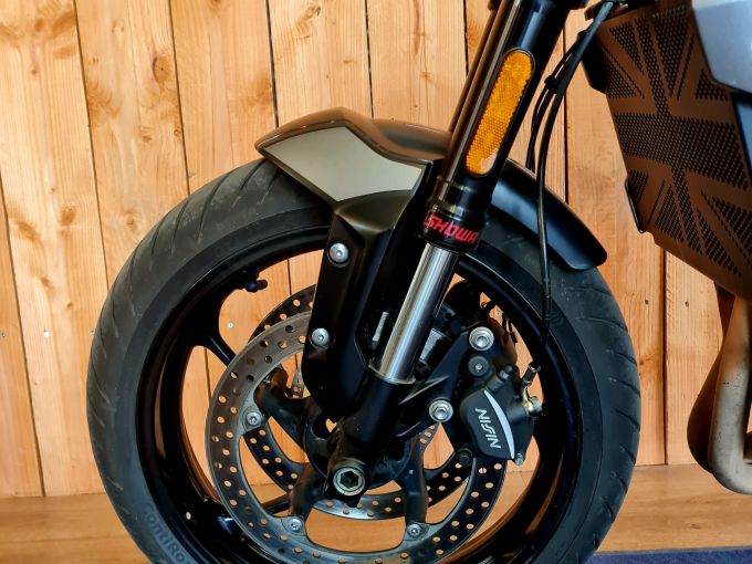 TRIUMPH TRIDENT 660 4
