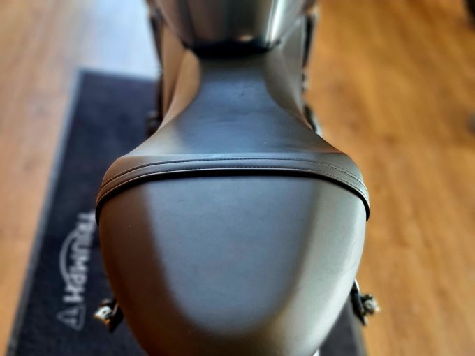 TRIUMPH TRIDENT 660 4