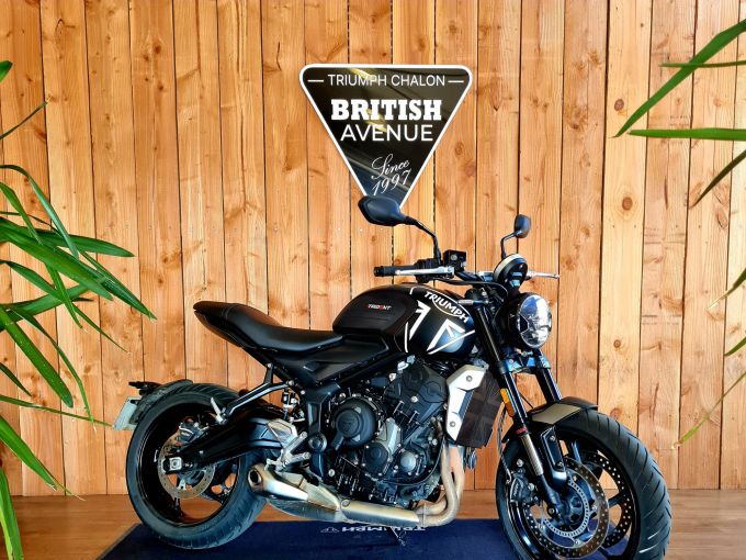 TRIUMPH TRIDENT 660 4