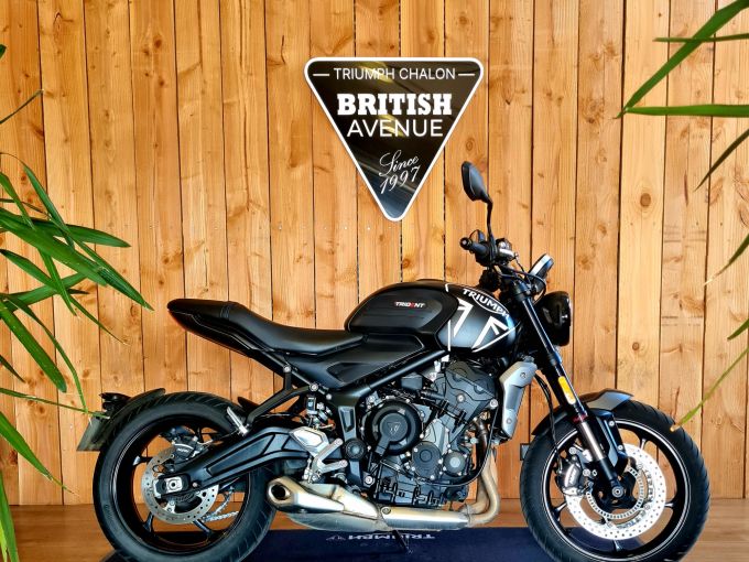 TRIUMPH TRIDENT 660 4