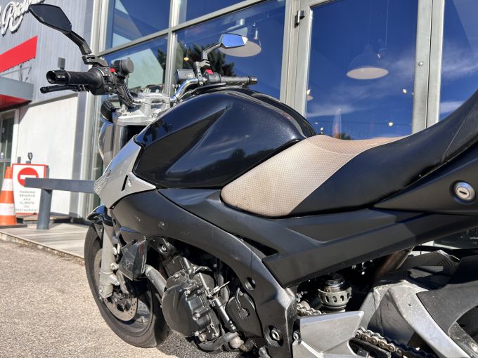 SUZUKI GSR 600 4