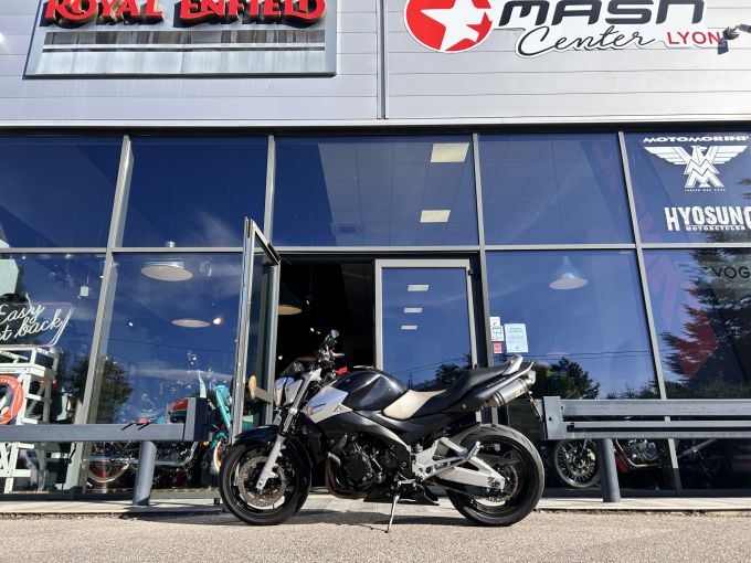SUZUKI GSR 600 4