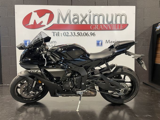 YAMAHA YZF 1000 R1 4