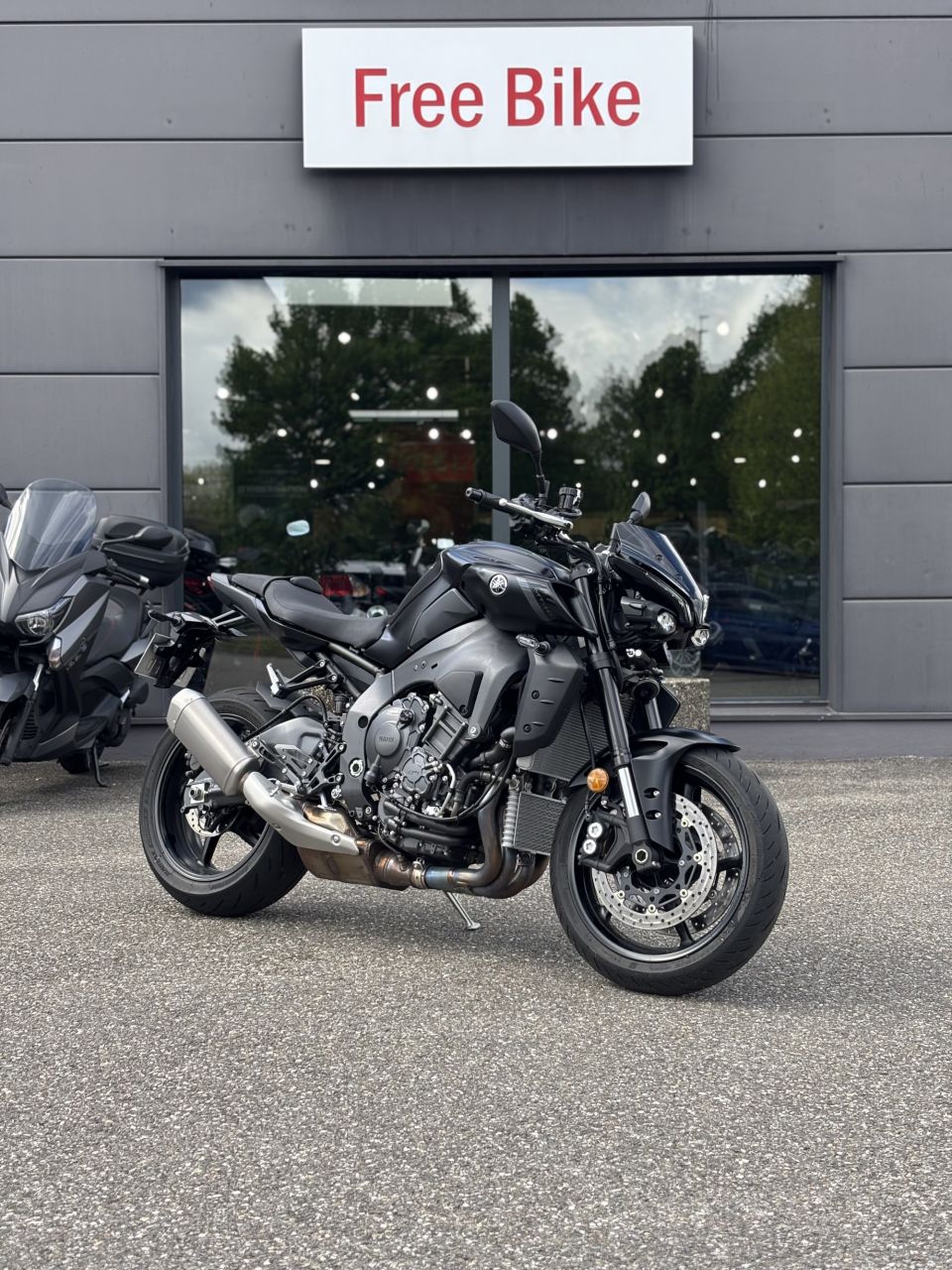 YAMAHA MT-10 4