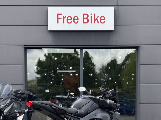 YAMAHA MT-10 4