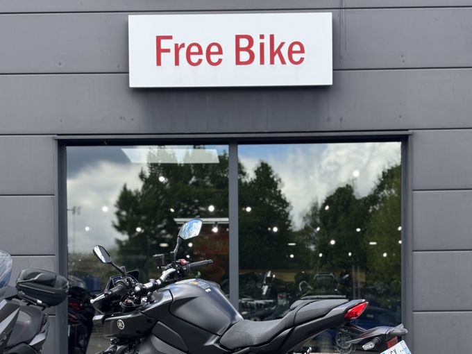YAMAHA MT-10 4