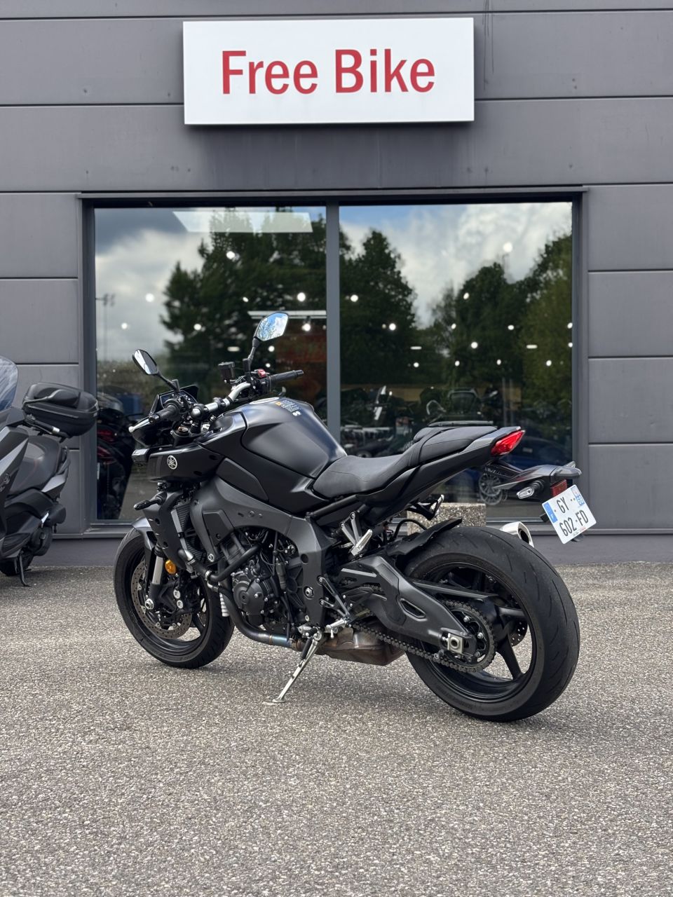 YAMAHA MT-10 4