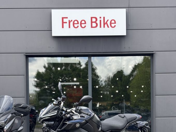 YAMAHA MT-10 4