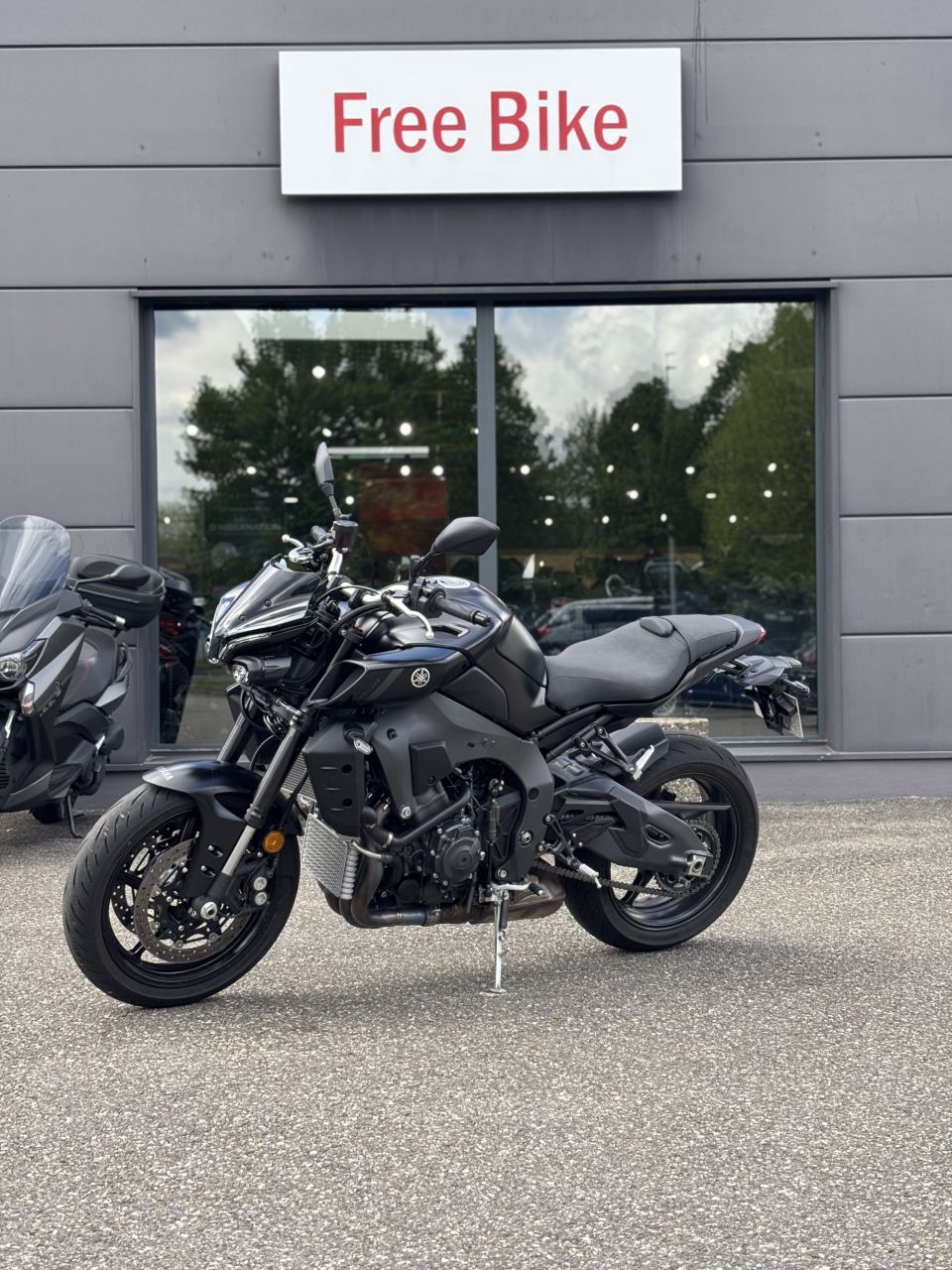 YAMAHA MT-10 4