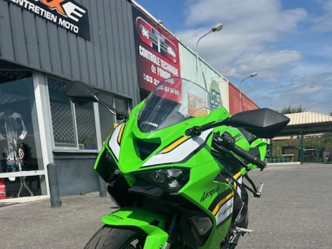 KAWASAKI ZX-6R 636 4