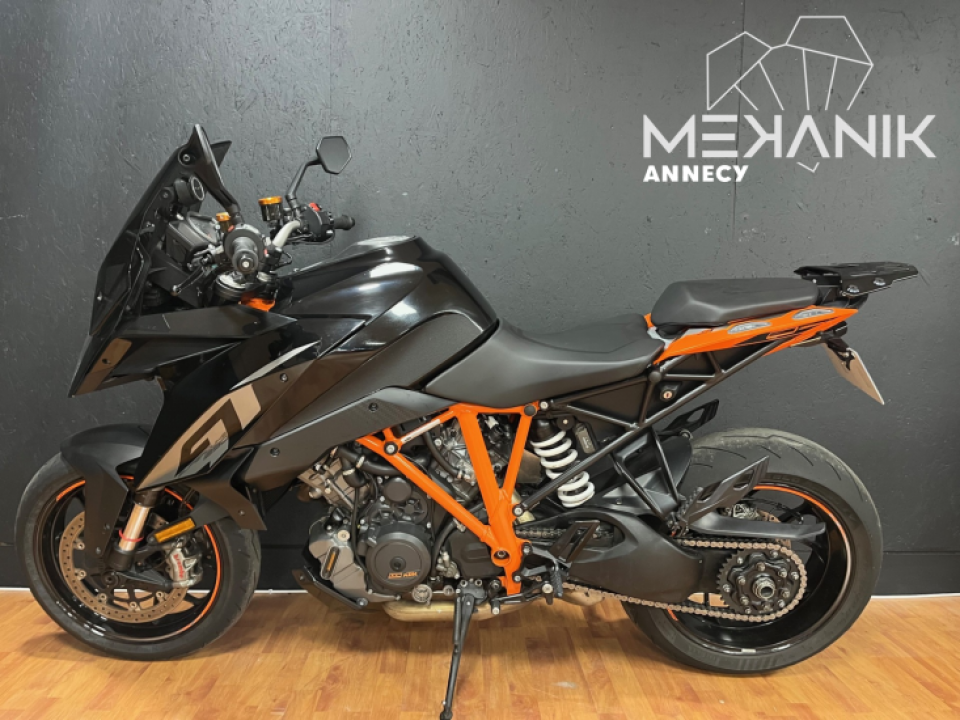 KTM 1290 SUPER DUKE GT 4