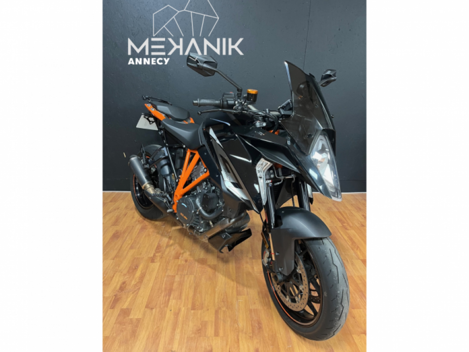 KTM 1290 SUPER DUKE GT 4