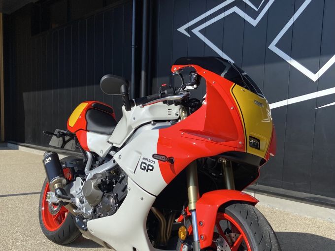 YAMAHA XSR 900 GP 4