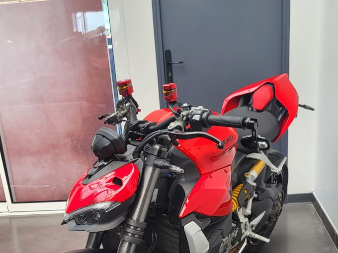 DUCATI STREETFIGHTER S 4