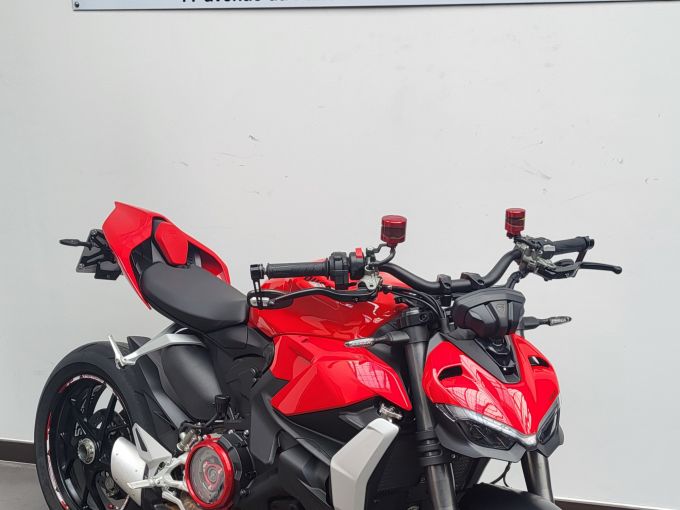 DUCATI STREETFIGHTER S 4