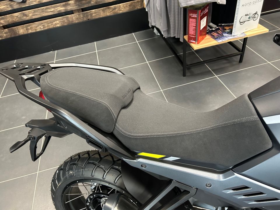 MOTO GUZZI STELVIO 4