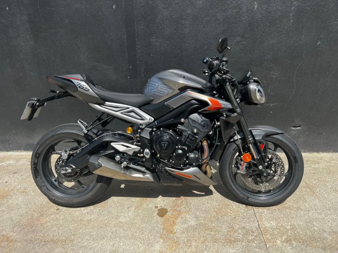 TRIUMPH STREET TRIPLE 765 RS 4