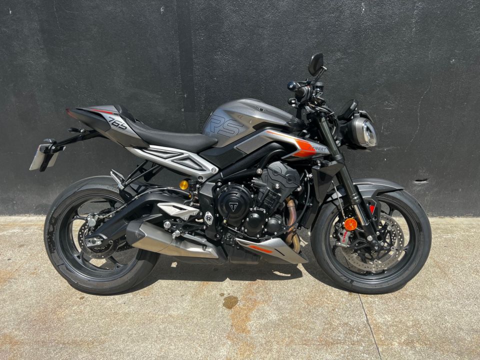 TRIUMPH STREET TRIPLE 765 RS 4