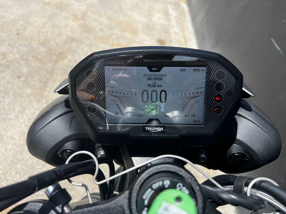 TRIUMPH STREET TRIPLE 765 RS 4