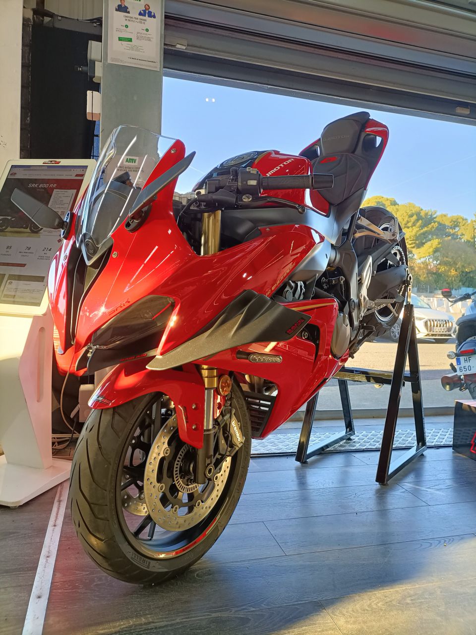 QJ MOTOR SRK 800 RR 4